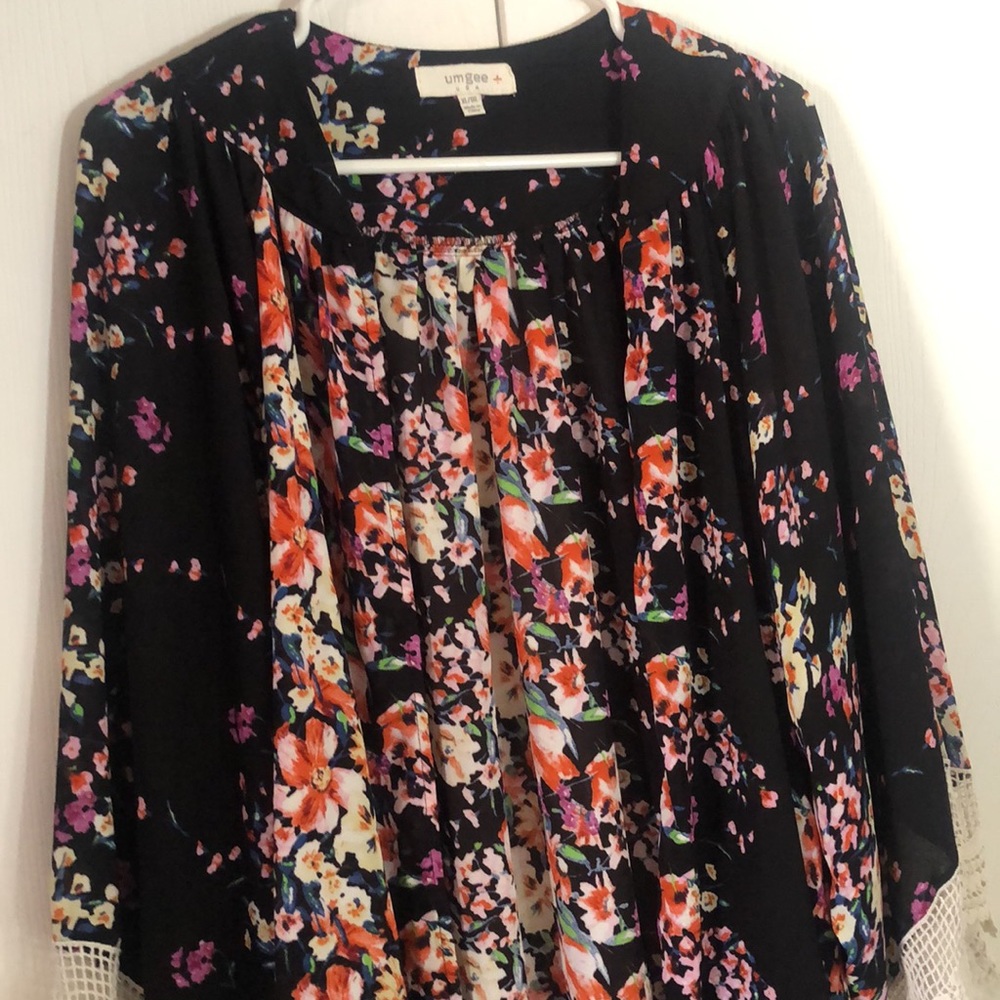 Woman’s  crochet Floral spring  Easter Black Kimono cardigan